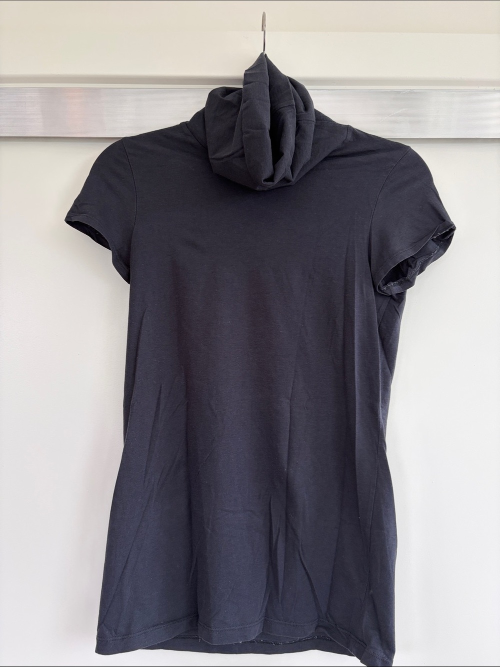 Vintage Theory Women's Black Short-Sleeve Cowl Neck Top
